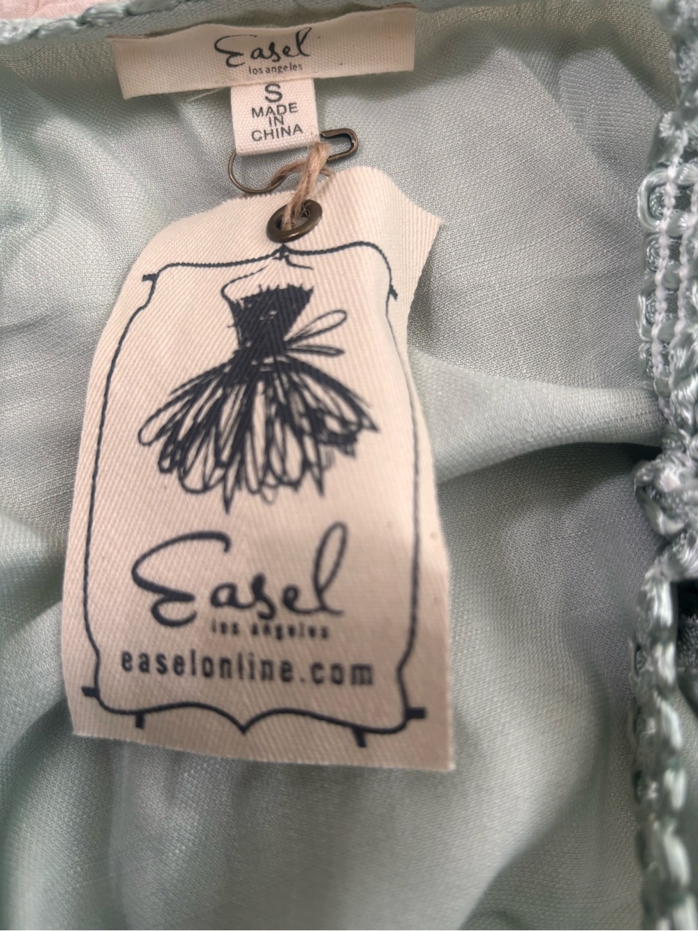 Easel Los Angeles Embroidered Boho Top – NWT - Picture 5 of 9